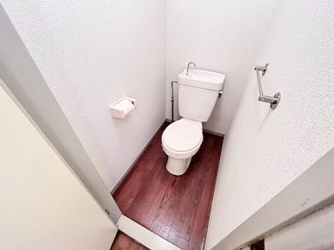 拡大写真:イーストオブパーク黒田 1階00102のトイレ