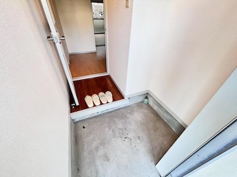 拡大写真:イーストオブパーク黒田 1階00102の玄関