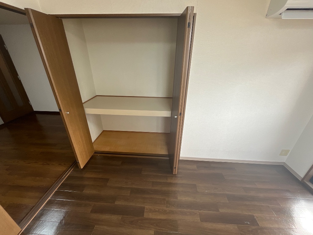 拡大写真:Prevail VAN 3階301の収納