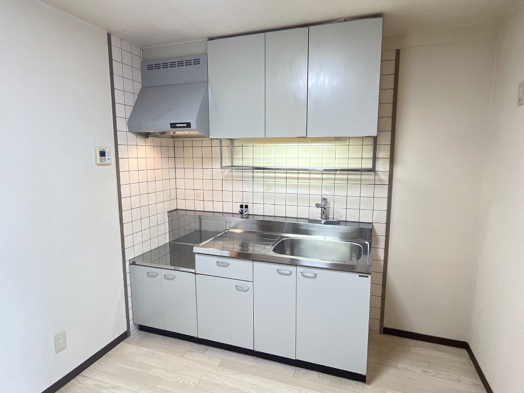 拡大写真:フローラルコートⅡ番館 2階202のキッチン