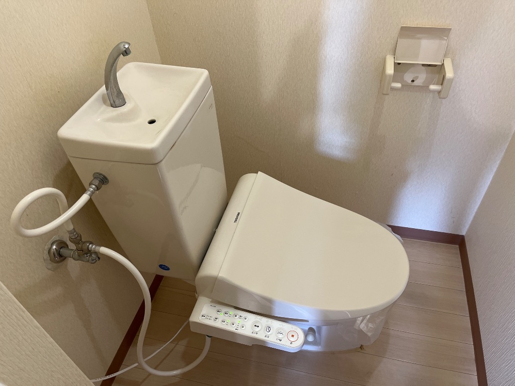 拡大写真:マンション雅 2階203のシャワー付トイレ