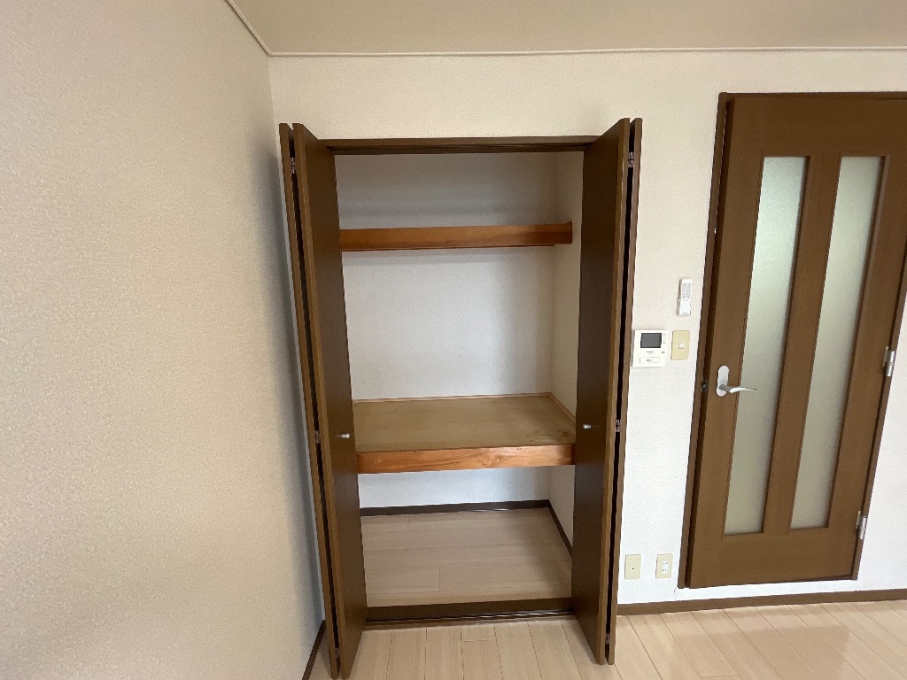 拡大写真:メゾンキャロット 2階203のクローゼット