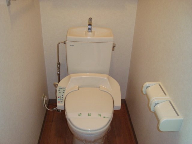 拡大写真:グランディール チェリー 2階205の温水洗浄便座