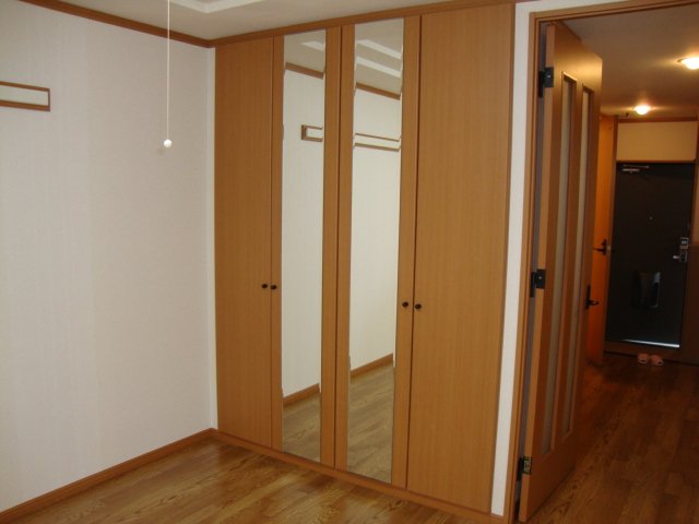 拡大写真:Cozy Hills 1階102の洋室クローゼット