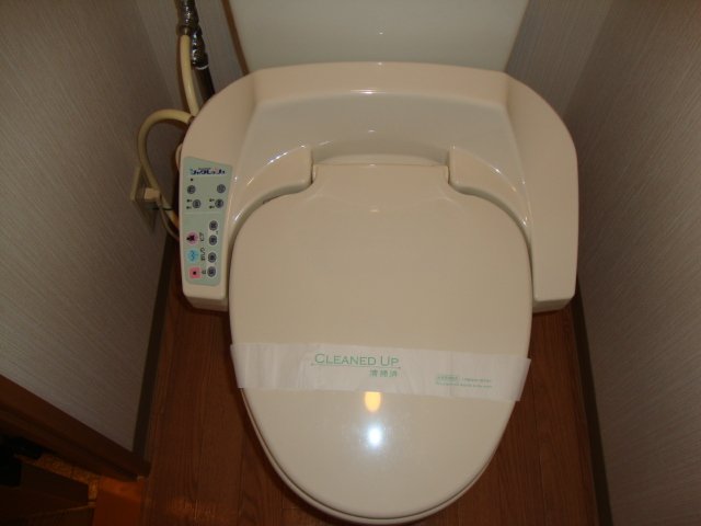 拡大写真:Cozy Hills 1階102のシャワー付トイレ