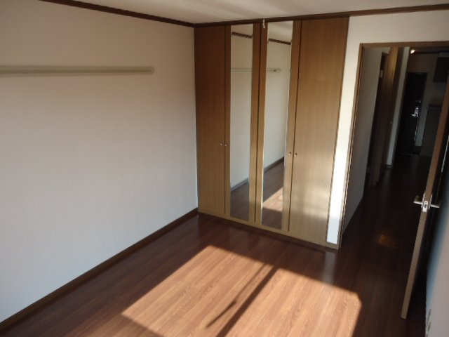 拡大写真:パークサイド(Park Side) 2階202の洋室