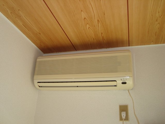 拡大写真:コーポグロリア 1階103のエアコン付き
