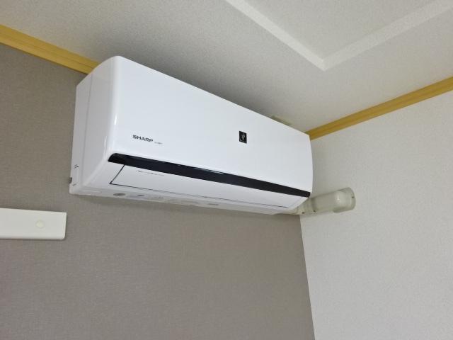 拡大写真:グランチェスタ 1階105のエアコン