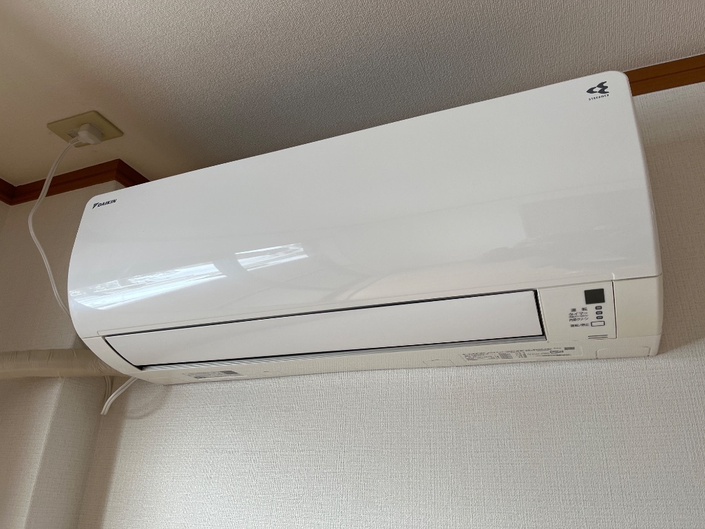 拡大写真:コーポ花の樹 2階203のエアコン