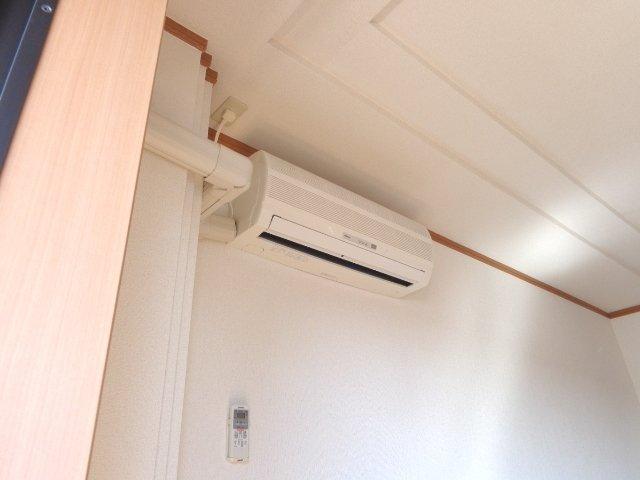拡大写真:プラネット 1階105のエアコン