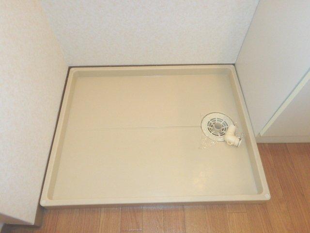 拡大写真:プラネット 1階105の洗濯パン