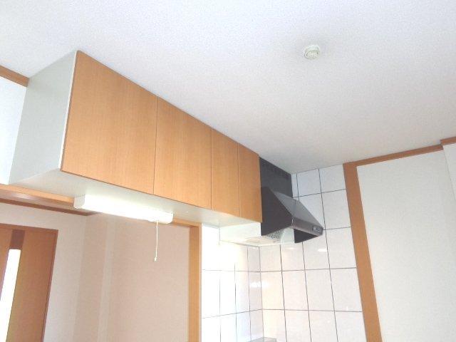 拡大写真:プラネット 1階105のキッチン収納