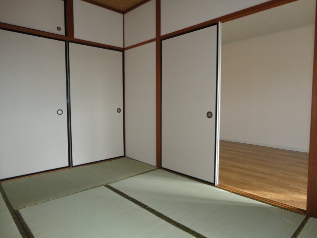 拡大写真:コーポラス森 2階202の和室(イメージ)