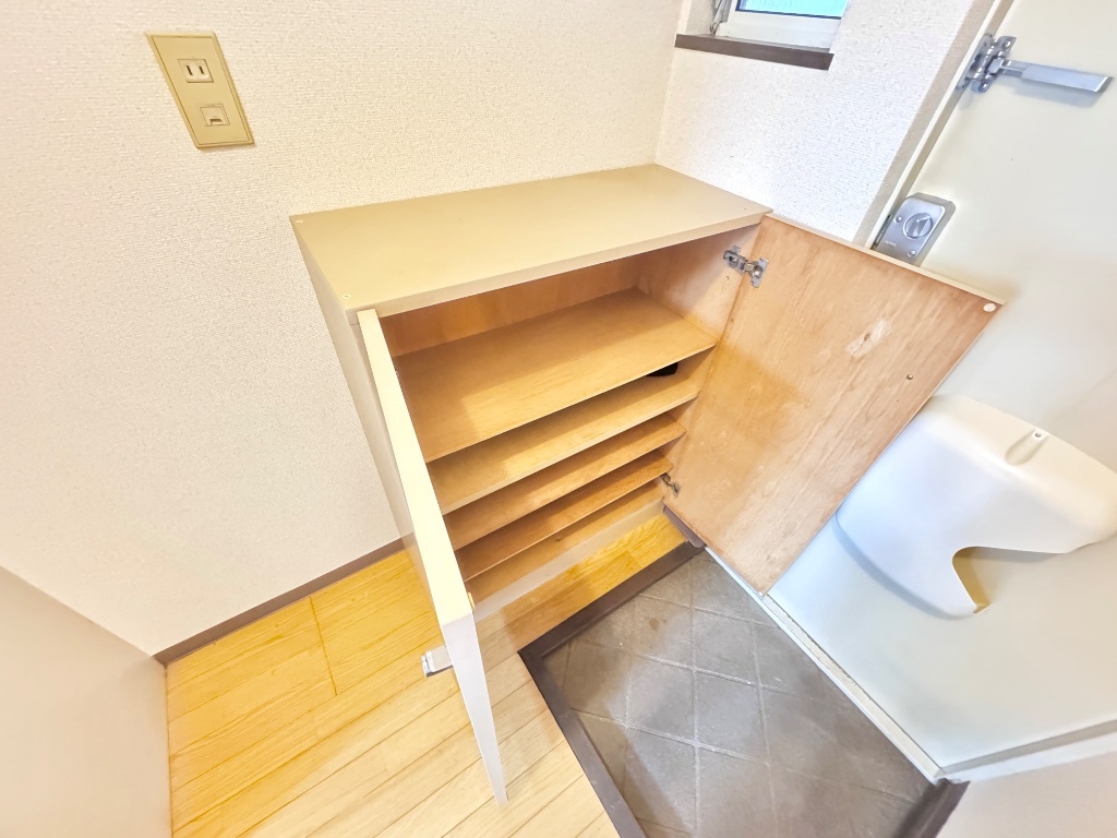 拡大写真:ドリーム共栄 1階B-1の下駄箱