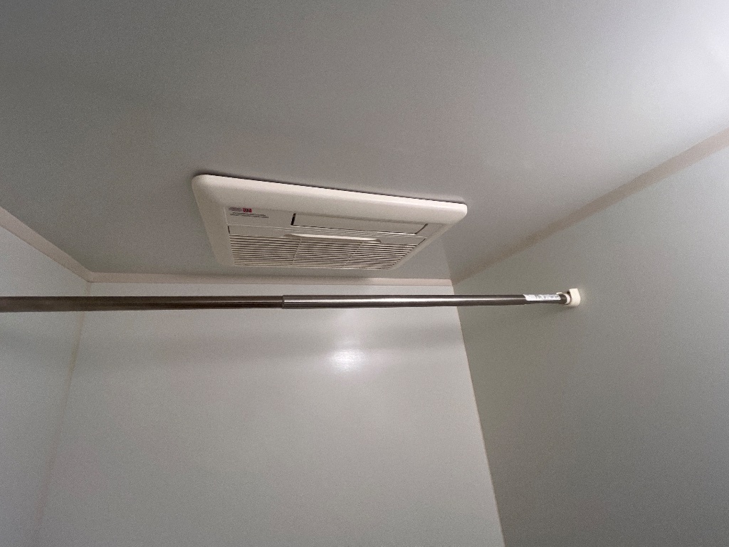 拡大写真:アクアビュー 1階101の浴室乾燥機