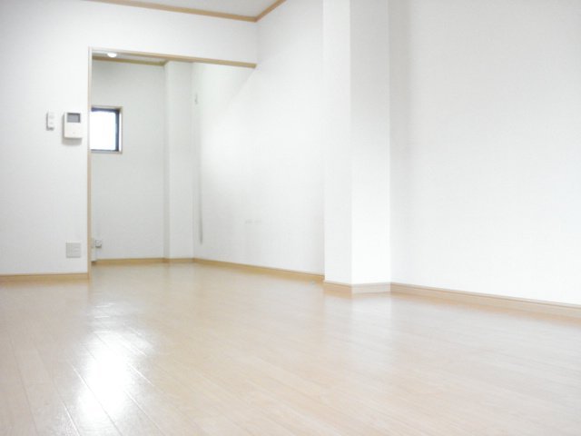 拡大写真:DearCoatNOAnoaⅢ 2階201のリビング