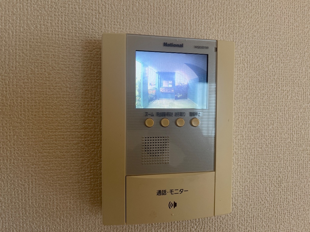 拡大写真:bienvivre楡木 1階106のカメラ付インターホン