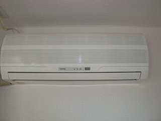 拡大写真:ポラリス 1階105のエアコン