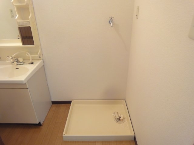 拡大写真:掛川市緑ケ丘2丁目 2階202の洗濯機置場