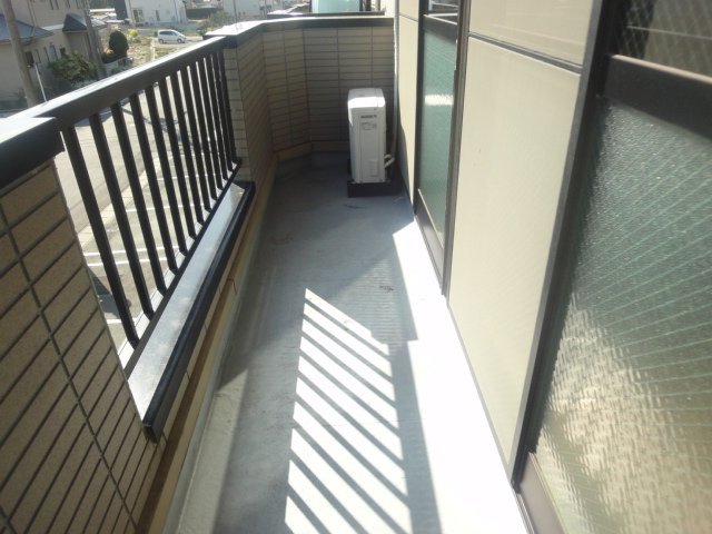 拡大写真:掛川市緑ケ丘2丁目 2階202のベランダ