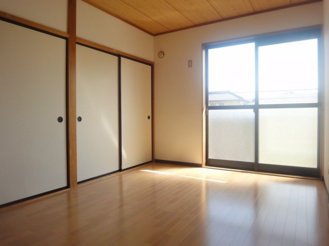 拡大写真:掛川市緑ケ丘2丁目 2階202の南東側洋室