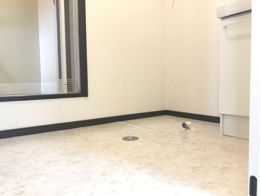 拡大写真:サンライフKⅠ 1階101の脱衣所