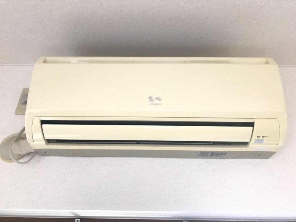 拡大写真:ハピネ音聞山 3階301のリビングエアコン