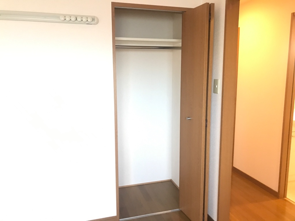 拡大写真:ハピネ音聞山 3階301のクローゼット