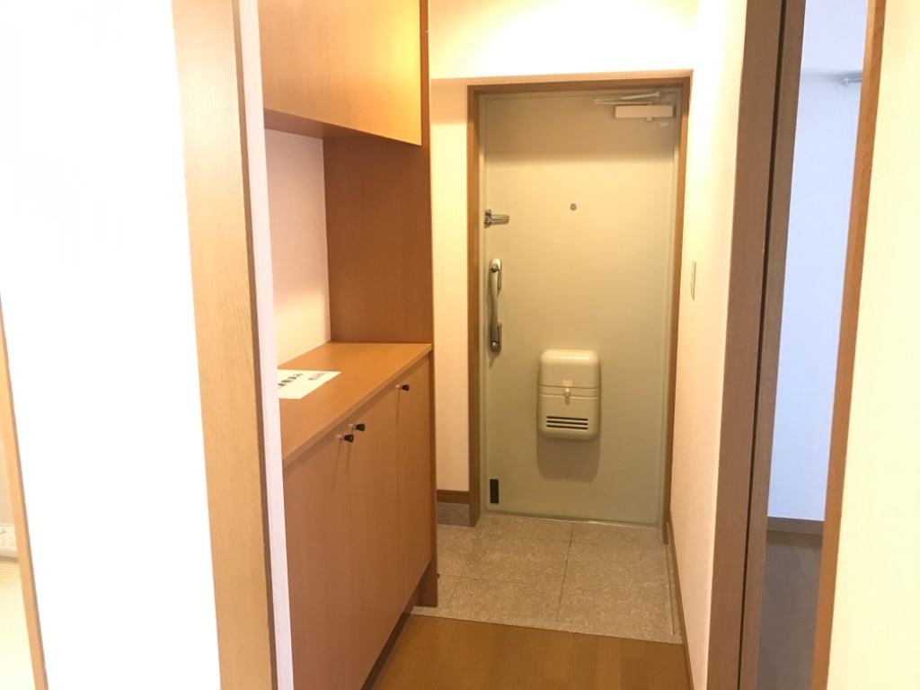 拡大写真:ハピネ音聞山 3階301の玄関