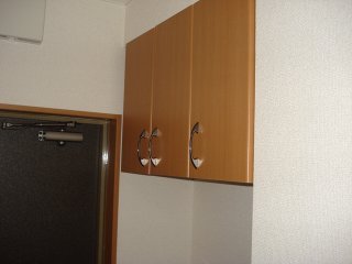拡大写真:エスポアハイツ M 2階205のシューズBOX上
