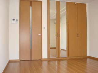拡大写真:エスポアハイツ M 2階205のクローゼット
