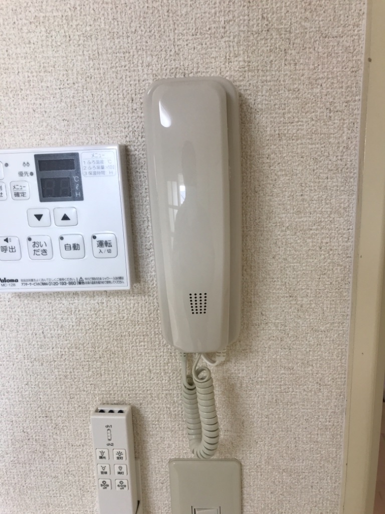 拡大写真：セフティ上坂 3階302のインターホン
