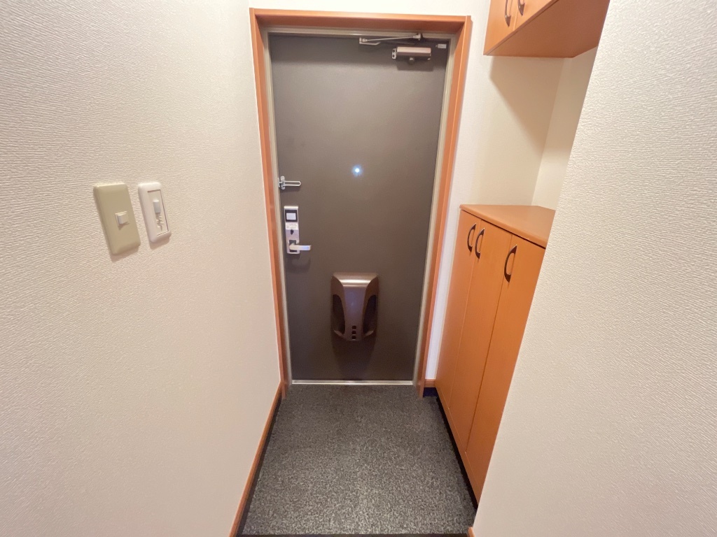 拡大写真:コール.フェリーチェ 2階201の玄関