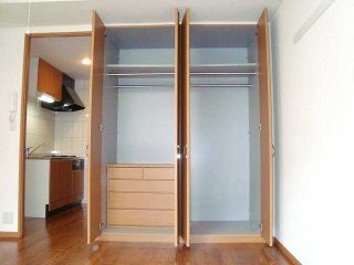 拡大写真:パレス ローリエ 2階202のクローゼット