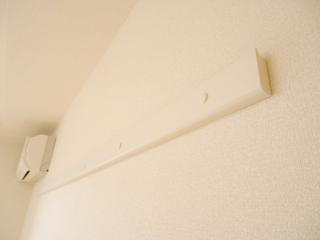 拡大写真:クレシア Crecia 1階103のハンガーモール