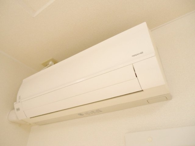拡大写真:クレシア Crecia 1階103のエアコン