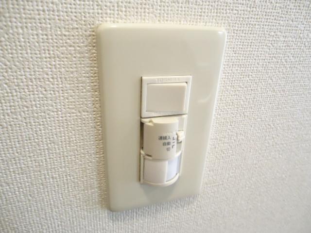 拡大写真:クレシア Crecia 2階203の人感センサーライト