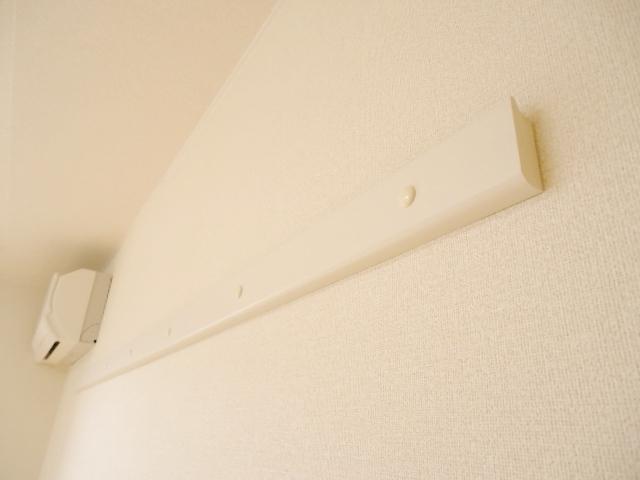 拡大写真:クレシア Crecia 2階203のハンガーモール
