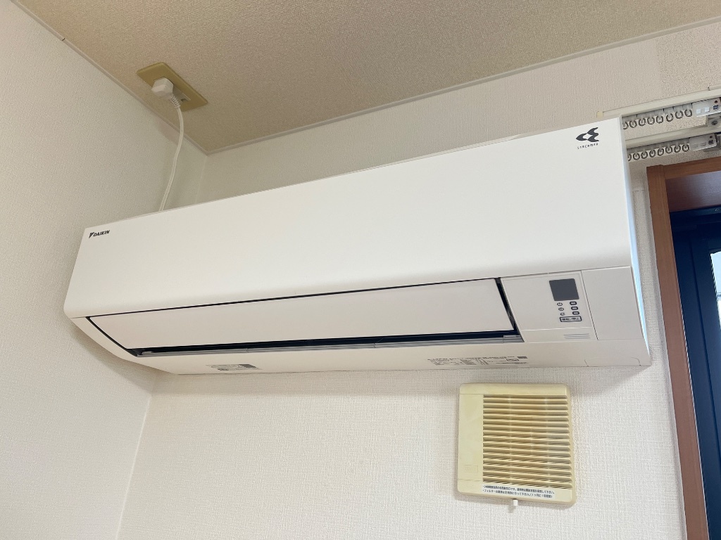 拡大写真:カームヒル 2階207のエアコン