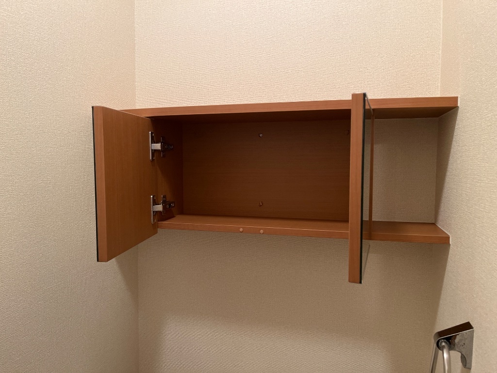 拡大写真:カームヒル 2階207のトイレ収納