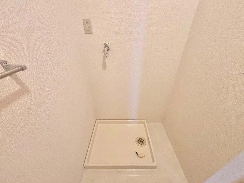 拡大写真:フローリッシュ 2階202の室内洗濯機置場