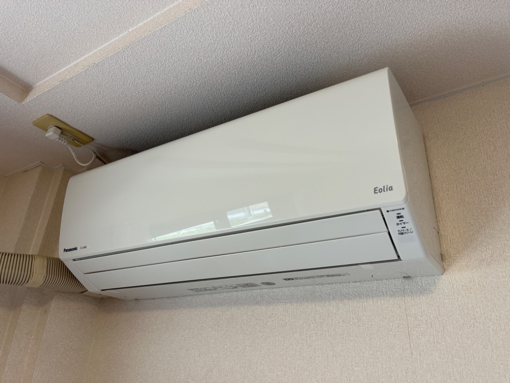 拡大写真:シャルマン 1階102のエアコン