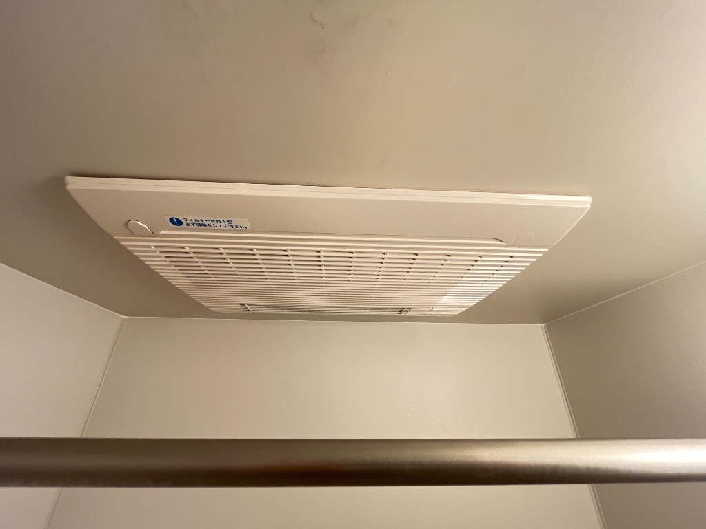 拡大写真:ウルノアパートメントハウス796 2階201の浴室乾燥機