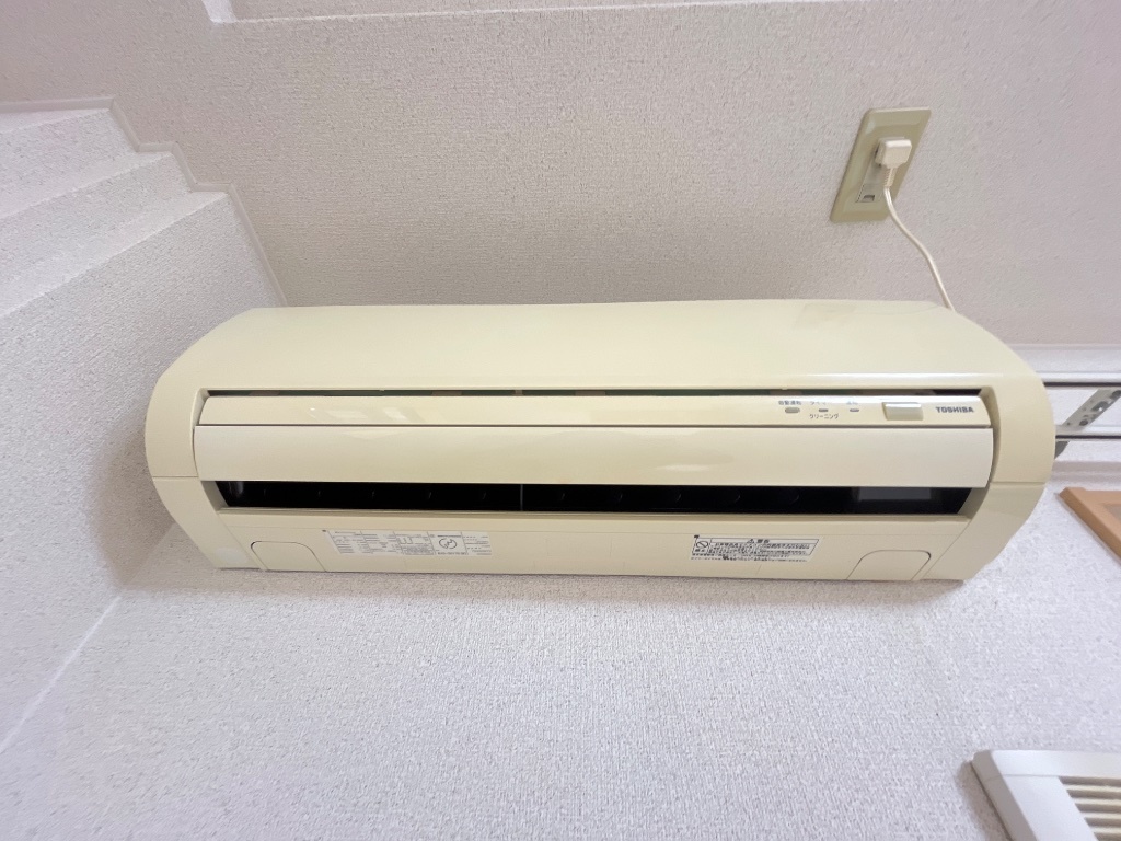 拡大写真:ウルノアパートメントハウス796 2階201のエアコン