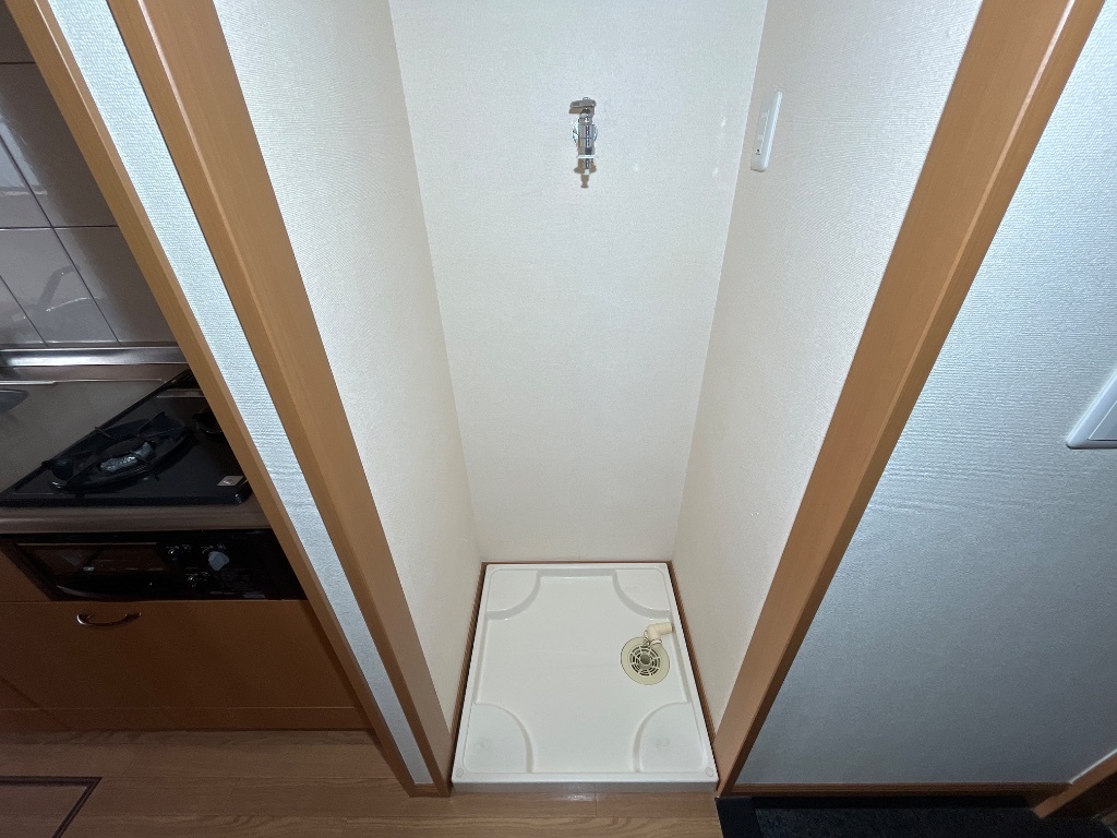 拡大写真:キャトルレーヴ 1階101の洗濯機置場