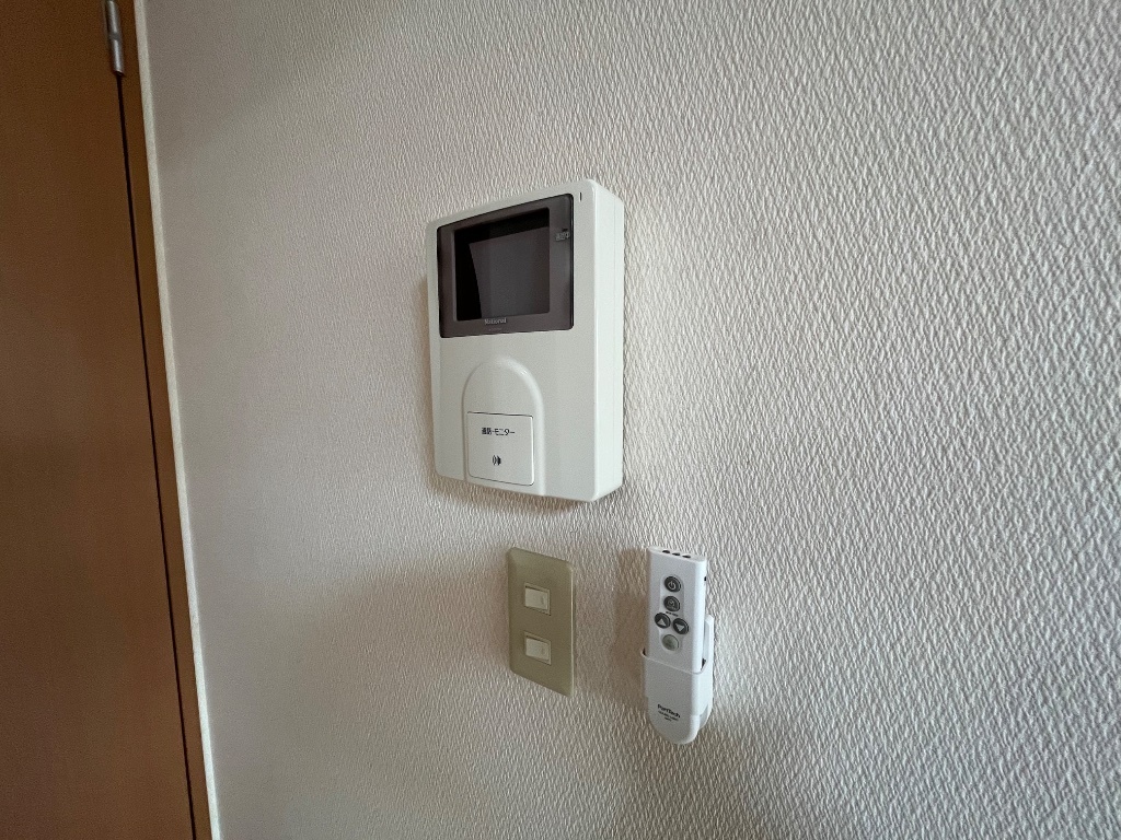 拡大写真:ルナフィット 1階106のカメラ付インターホン