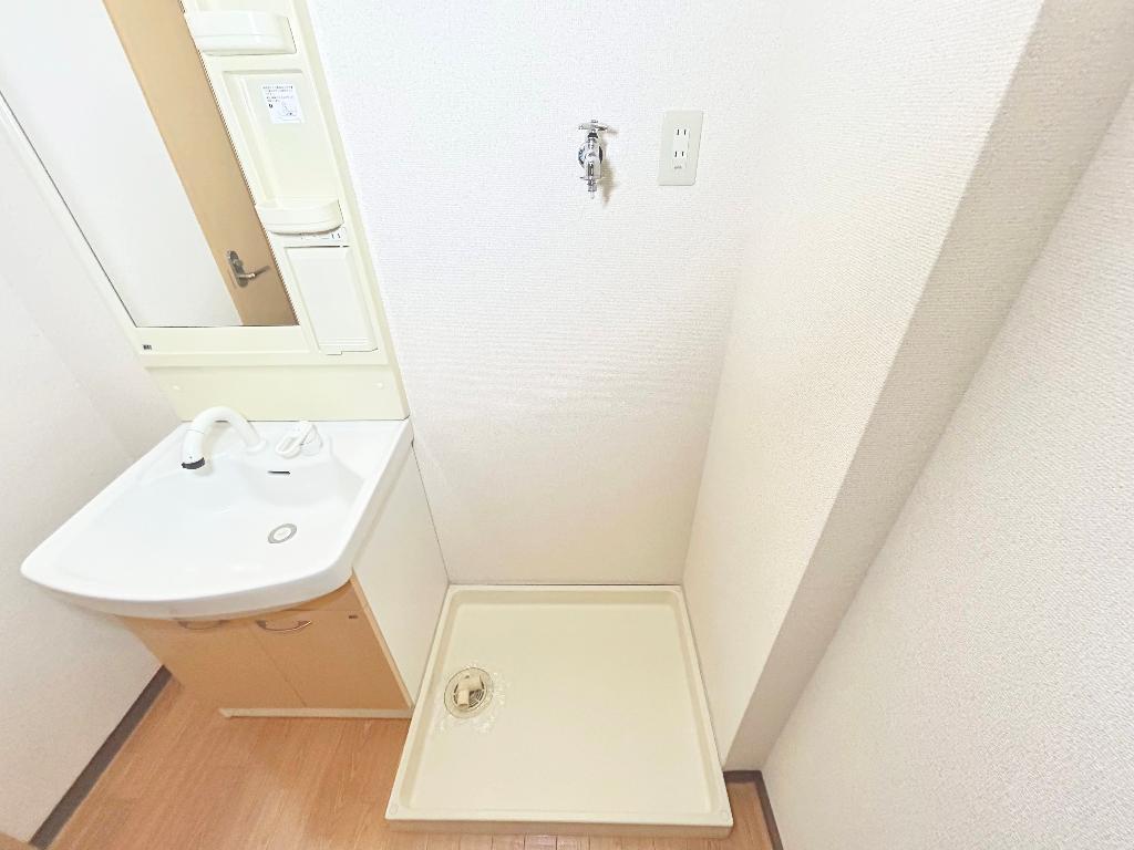 拡大写真:パラシオン旭B 2階201の洗濯機置場