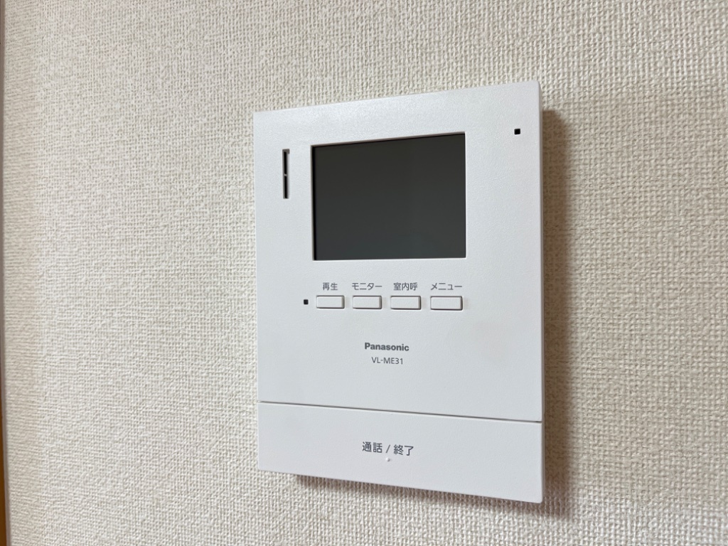 拡大写真:パイン ヒルズⅠ 2階206のカメラ付インターホン