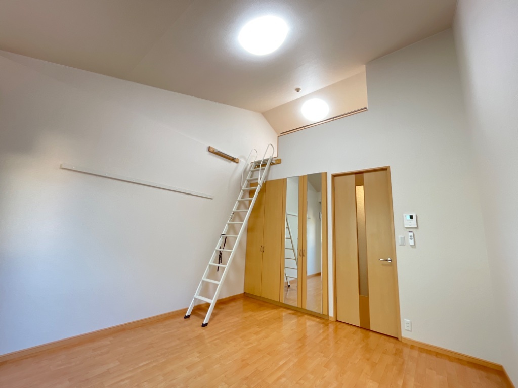 拡大写真:エタニティ 2階208の室内