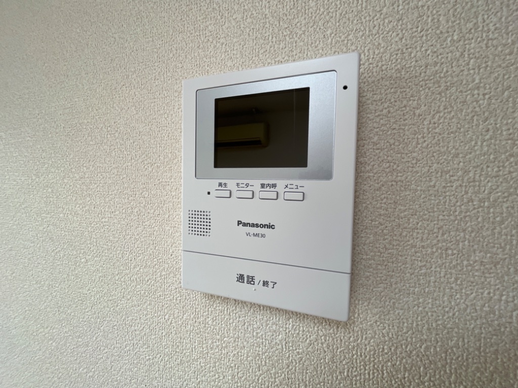 拡大写真:クレスト ヒルズ 1階102のカメラ付インターホン